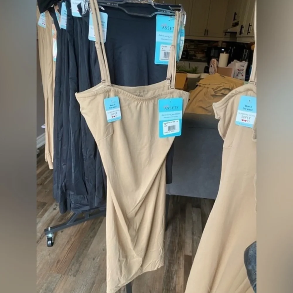 SPANX Assets by Sara Blakely Women's Convertible Slip Dress Nude‎ - Picture 3 of 3